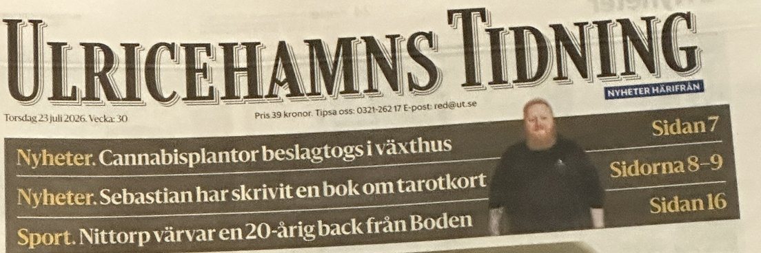 Tidningshuvudet på Ulricehamns Tidning 23 juli 2026 med puffen ’Sebastian har skrivit en bok om tarotkort’.